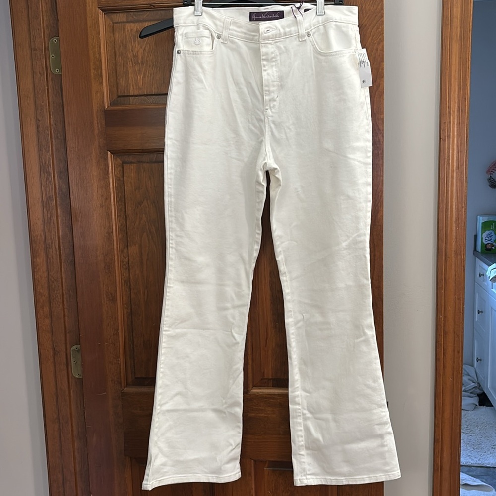 Gloria Vanderbilt Amanda Bootcut Jeans in Vintage White